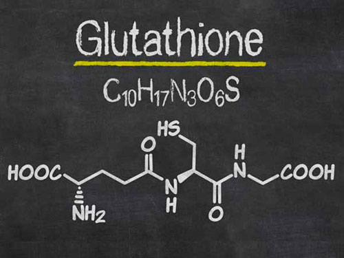 فرمول glutathione که روی یک تخته گچی نوشته شده
